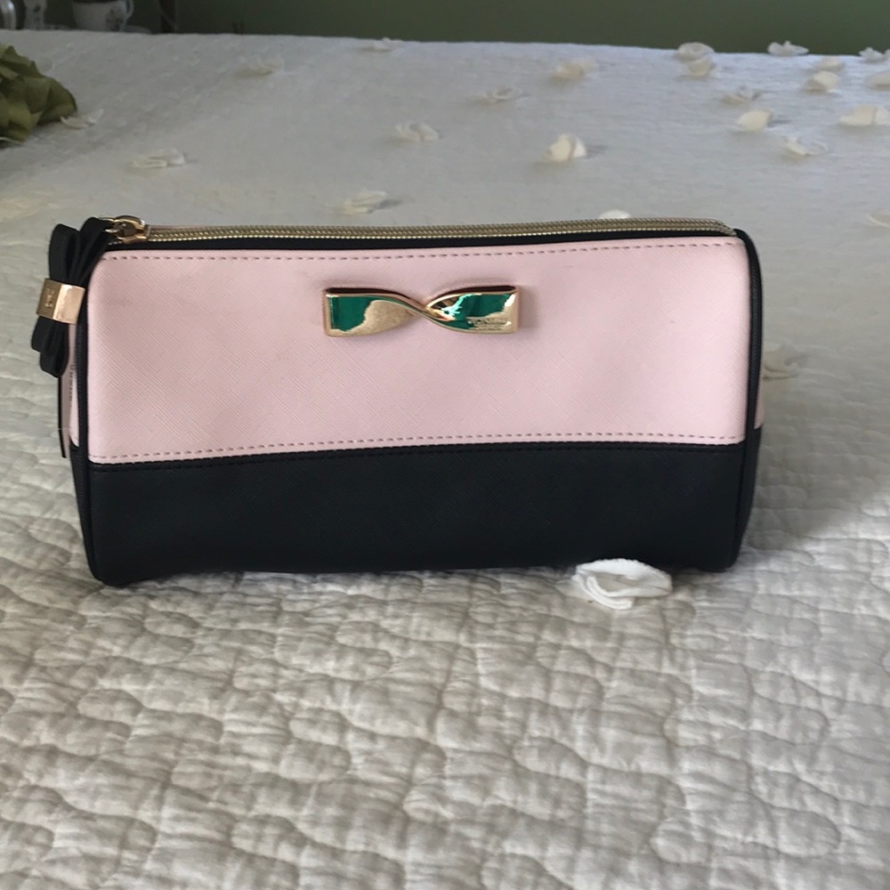 NWT Victoria’s Secret Makeup Bag